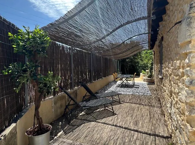 Cabanon Provencal Дом отдыха Рошфор-дю-Гар